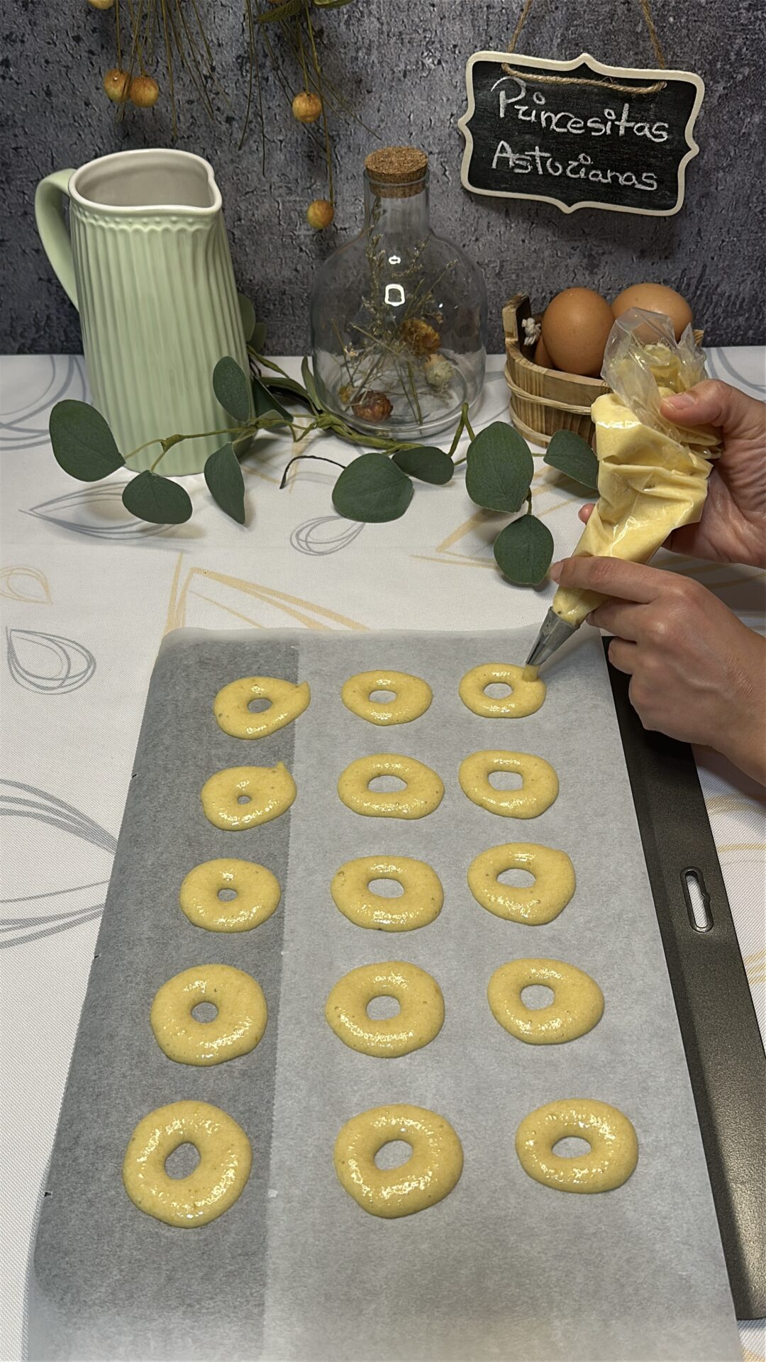 Princesitas de Asturias_15 Hacemos rosquillas de 3-4 centímetros de diámetro