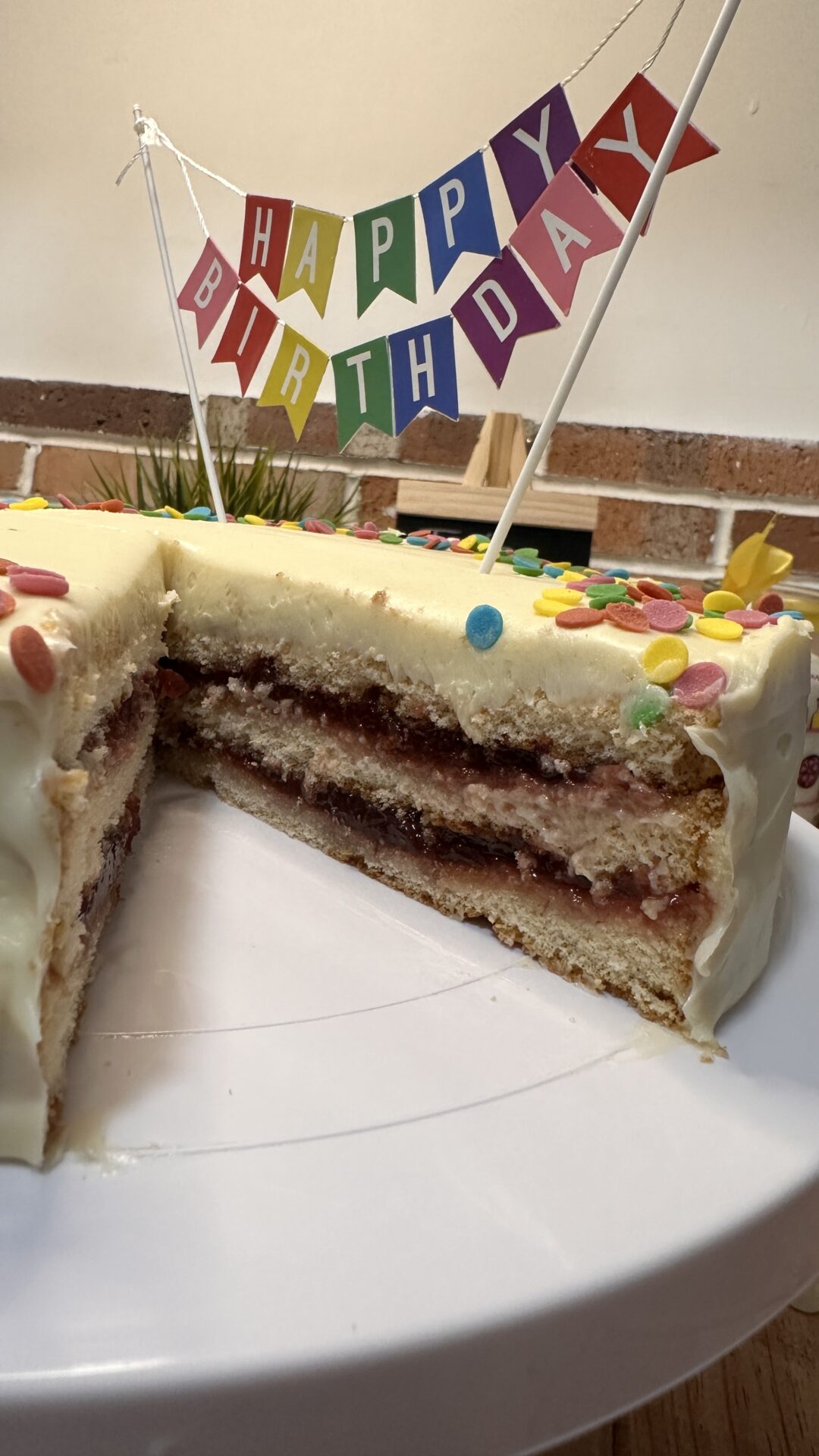 Atrévete con la tarta frosting de chocolate blanco de Toledo en Dulce