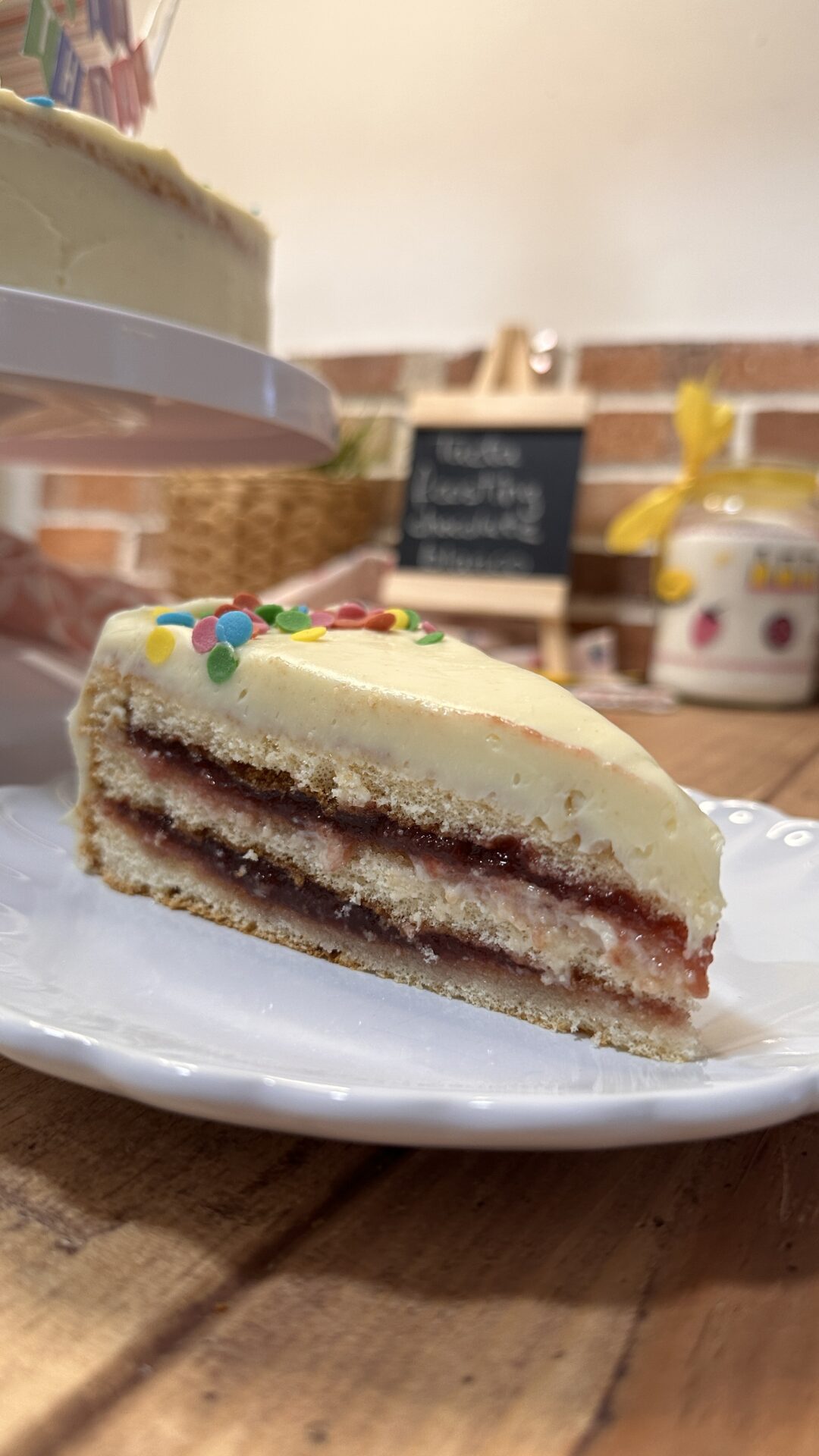 Una porción de nuestra deliciosa tarta frosting de chocolate blanco