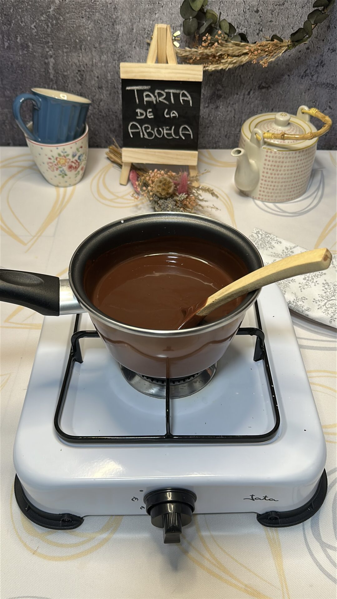 Removemos hasta fundir por completo el chocolate y homogeneizar