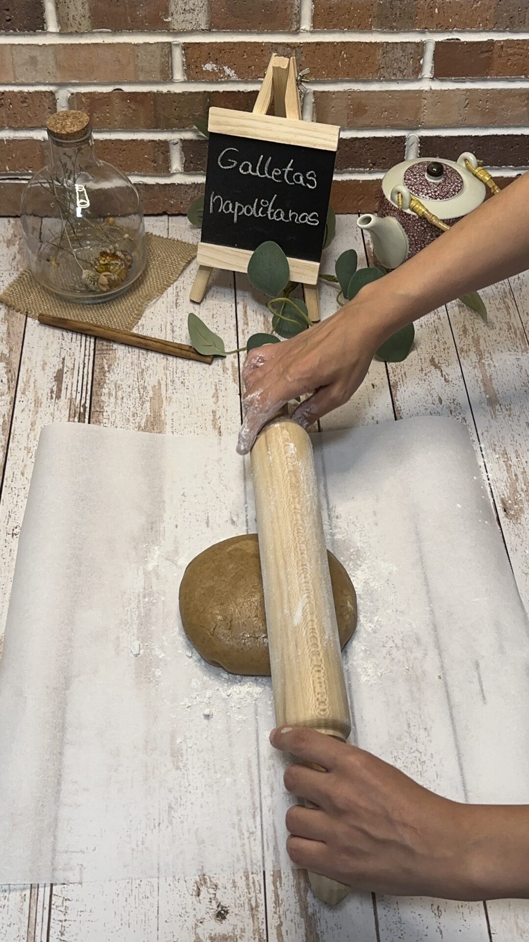 Estiramos la masa con ayuda de un rodillo