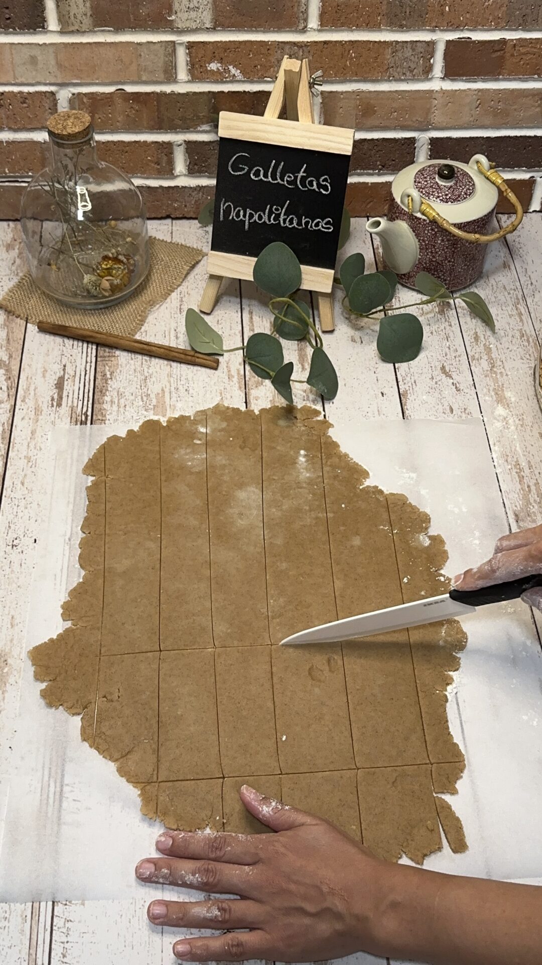 Cortamos la masa en trozos rectangulares del tamaño deseado