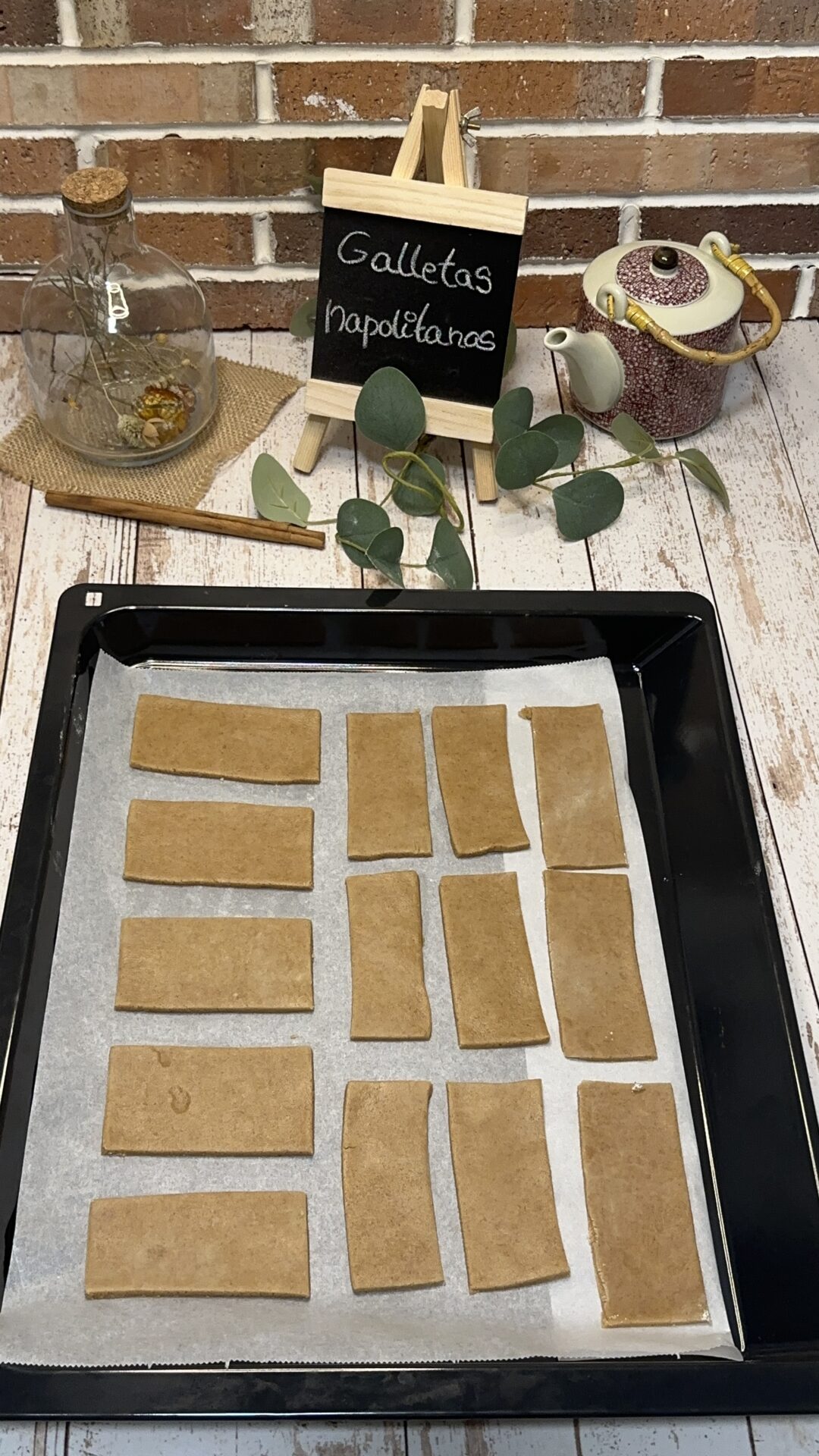 Llevamos las galletas a una bandeja de horno, sobre papel vegetal