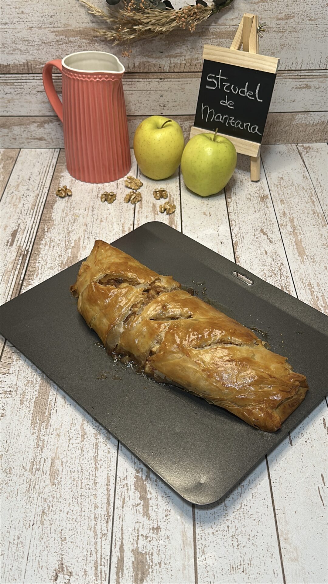 Nuestro strudel de manzana recién horneado