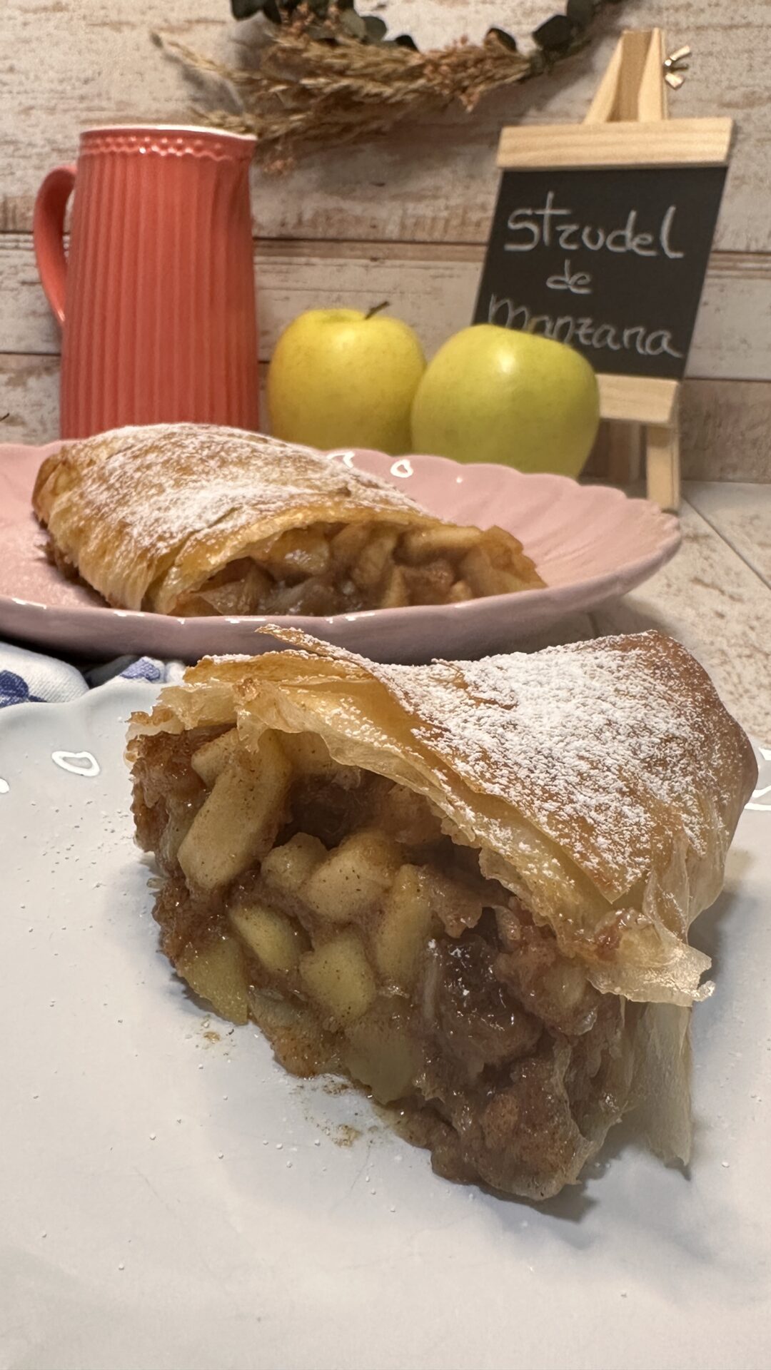 Prueba nuestro strudel de manzana, te encantará