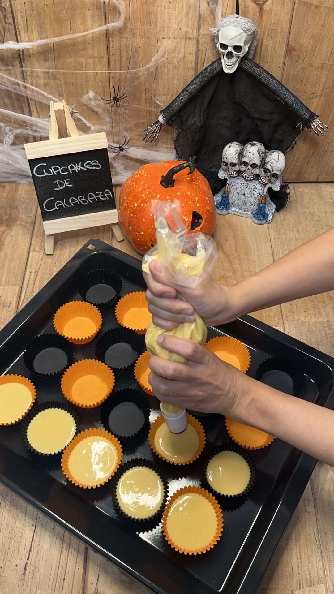 Rellenamos las cápsulas con una manga pastelera