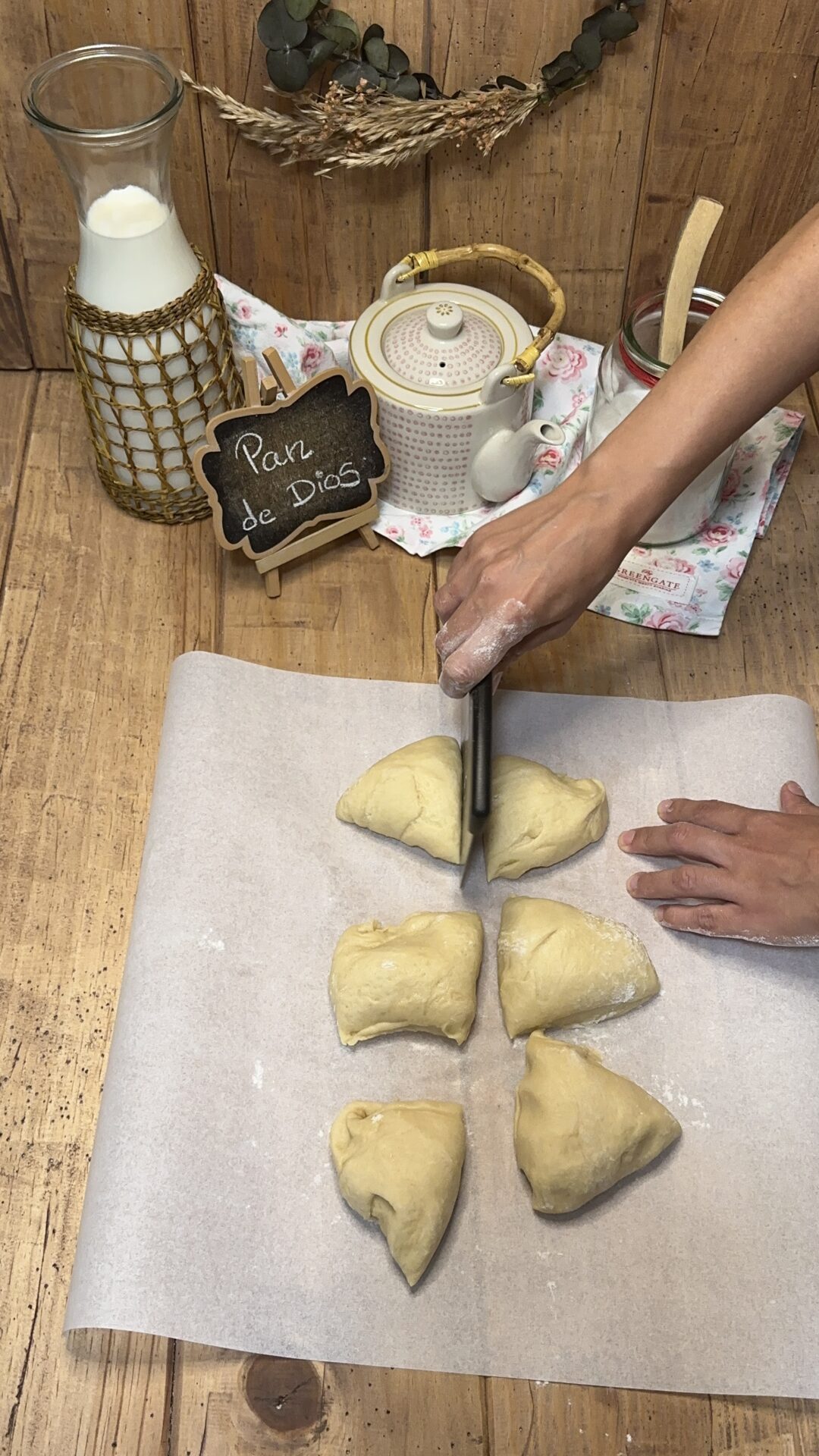 Pan de Dios_11 Dividimos la masa en seis porciones
