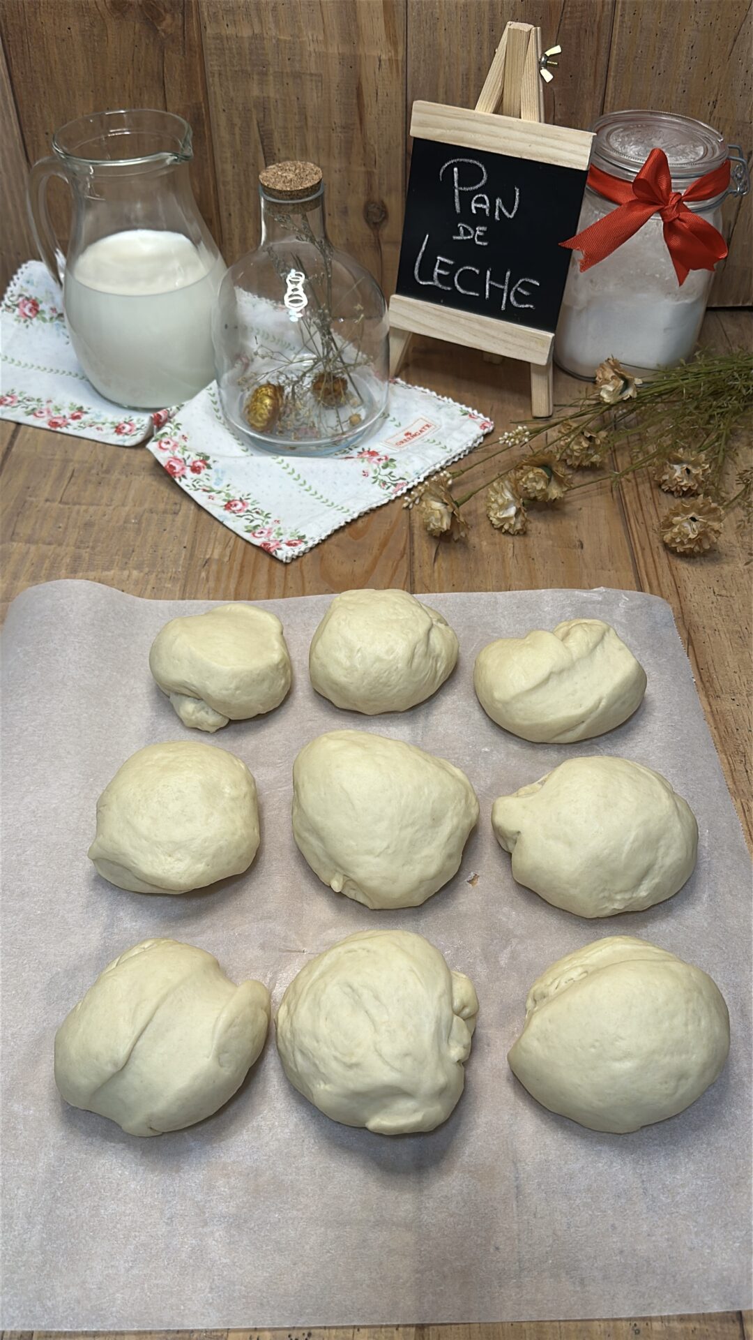 Las bolas de nuestro pan de leche tras el segundo levado