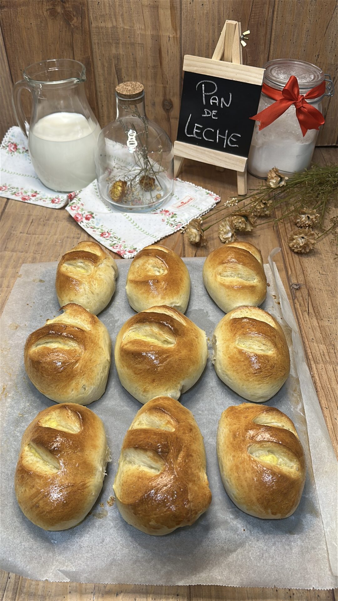 Nuestro pan de leche recién horneado