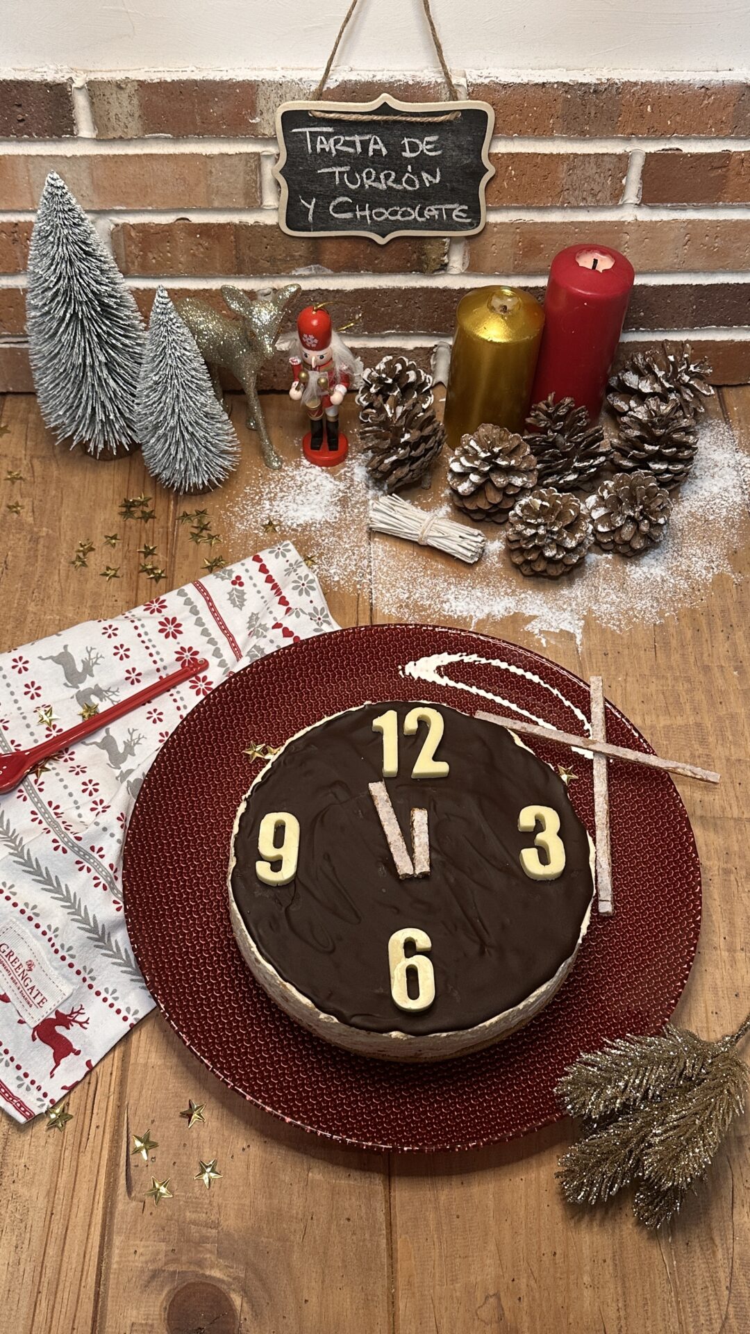 Y aquí tenemos nuestra tarta de turrón y chocolate finalizada