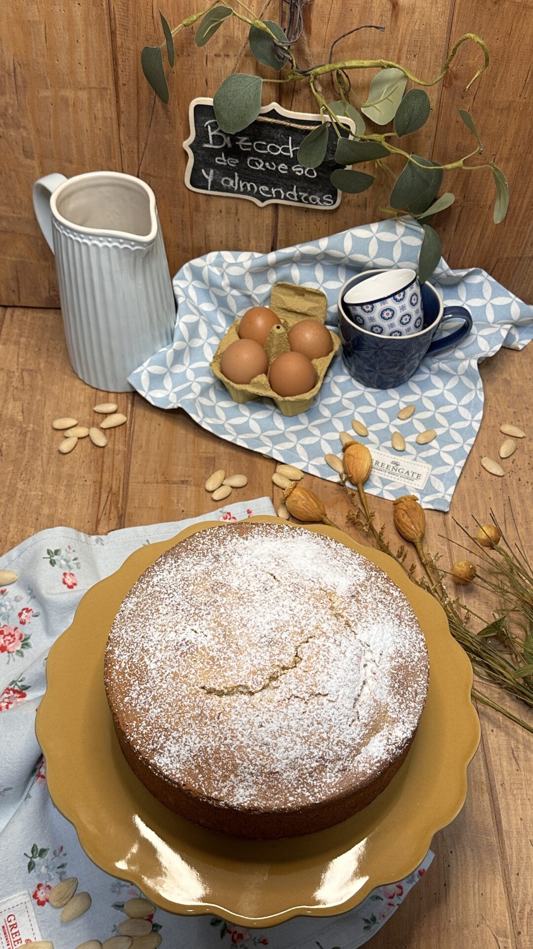 Resultado final de nuestro bizcocho de queso y almendras
