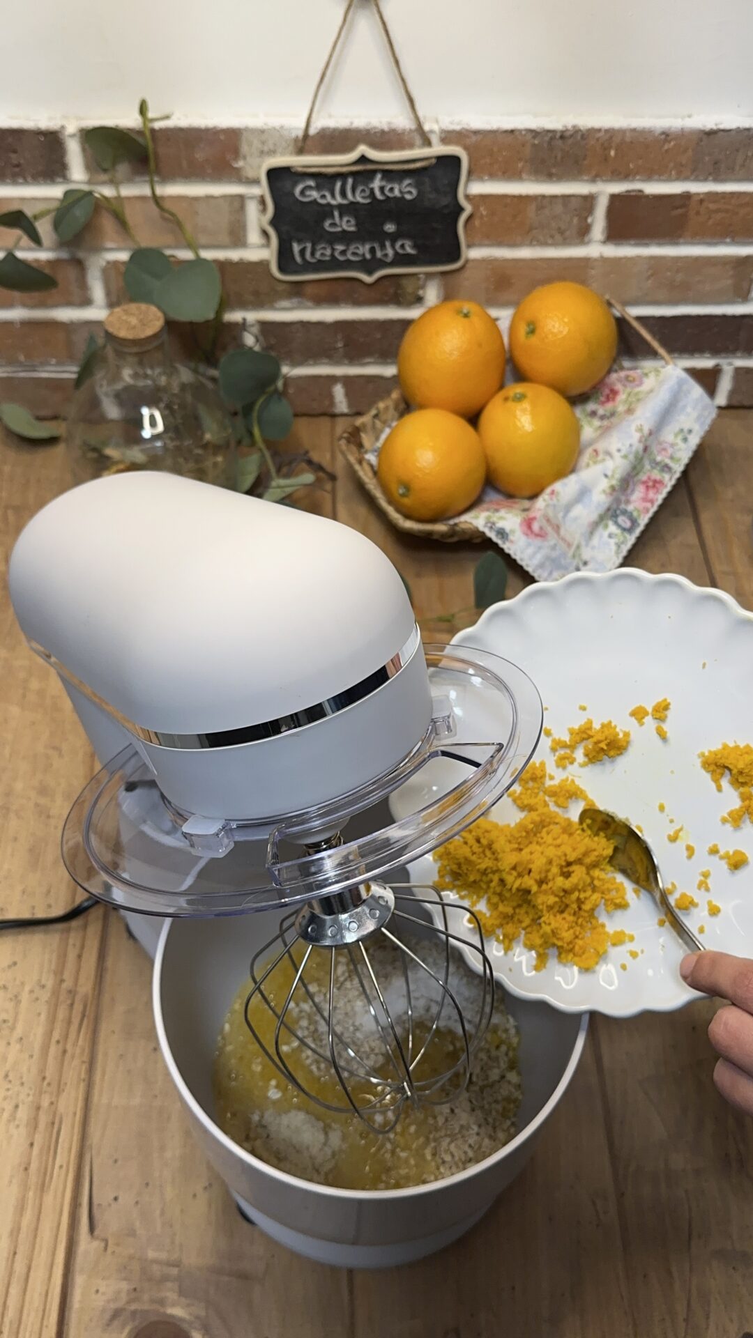 Agregamos la ralladura de naranja