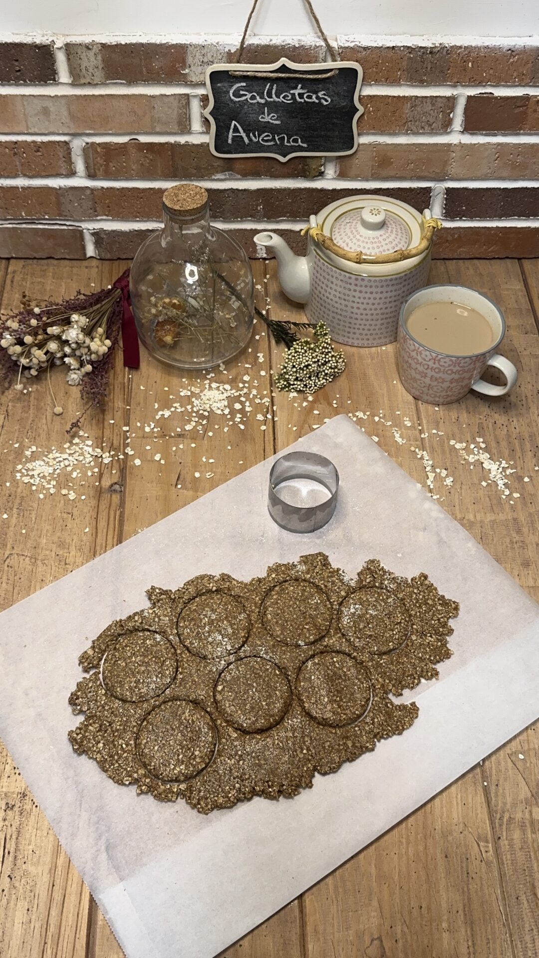 Utilizamos un cortador de galletas para obtener el tamaño y forma deseados