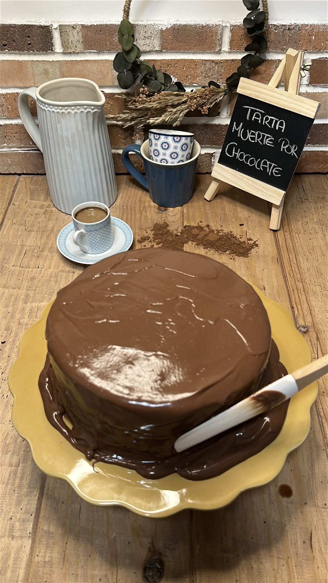 Tarta muerte por chocolate_21 Cubrimos con la ganache por encima y por los laterales