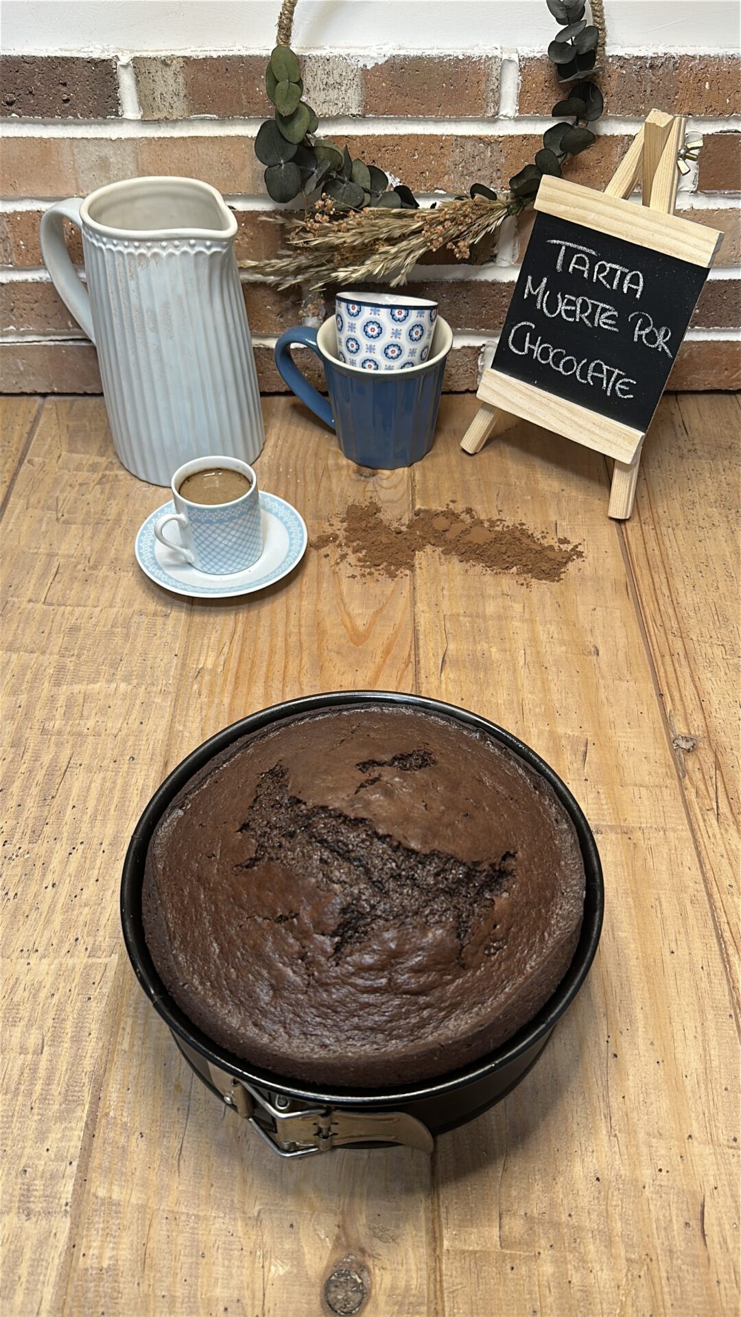 Tarta muerte por chocolate_9 El bizcocho de nuestra tarta muerte por chocolate recién horneado