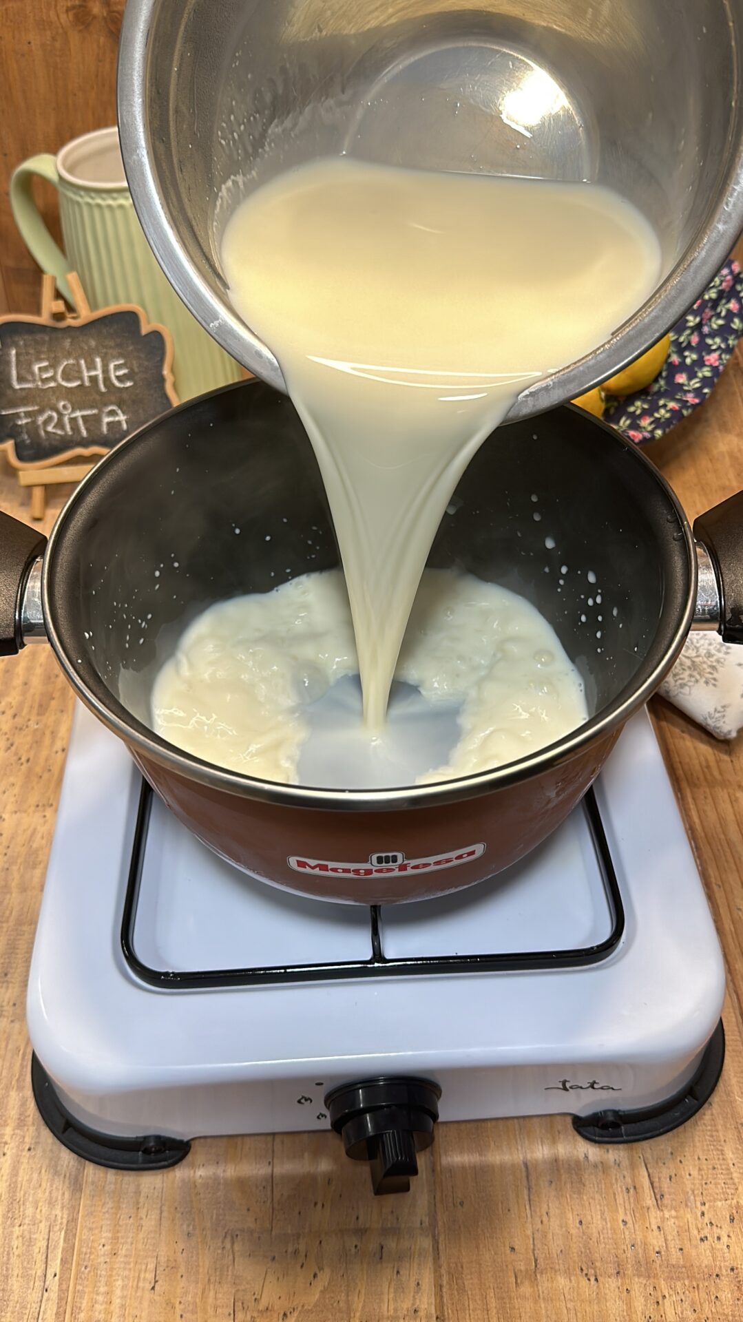 Llevamos la leche de nuevo al fuego