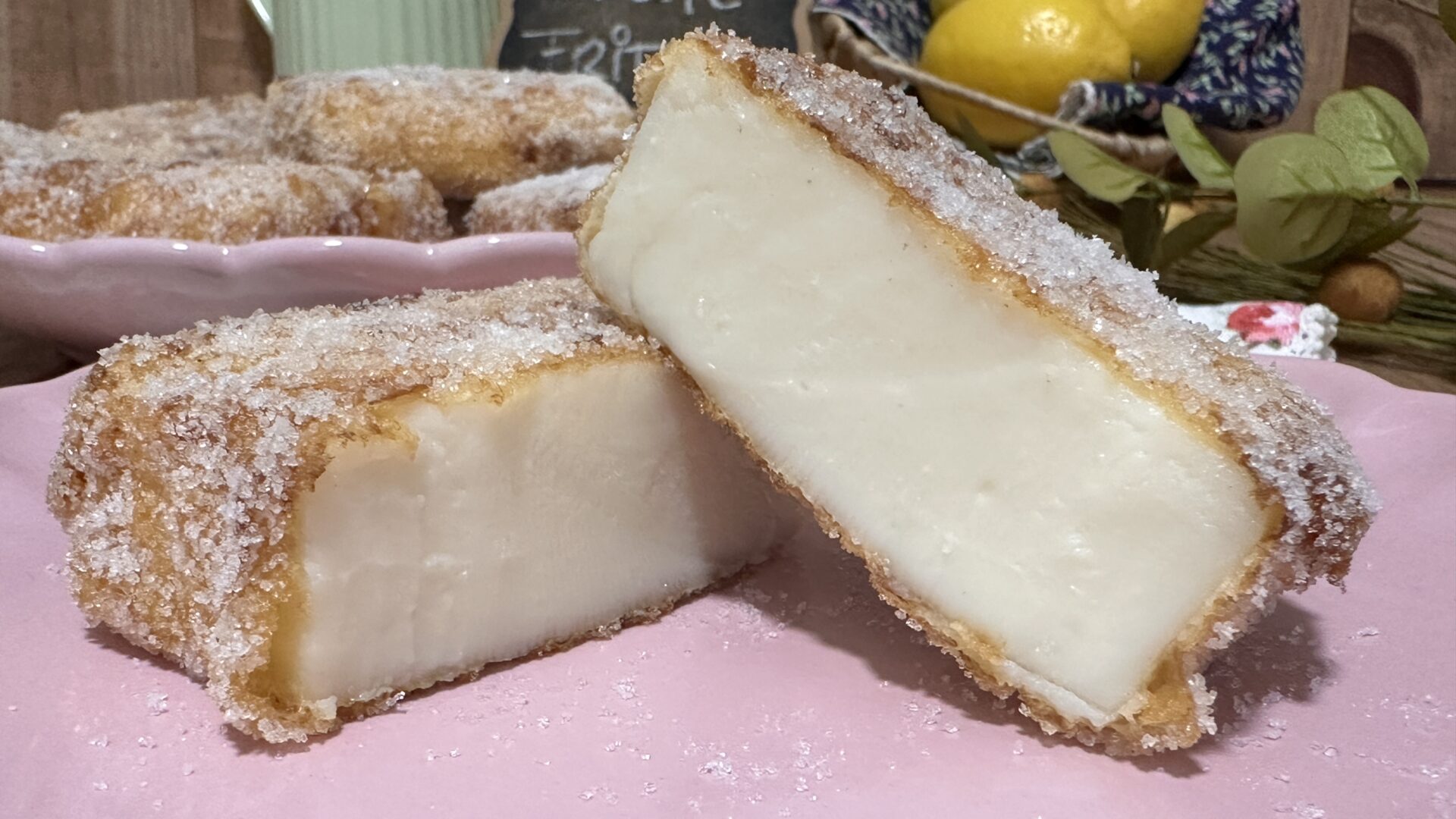 Te encantará la increíble textura crujiente por fuera y cremosa por dentro de esta leche frita