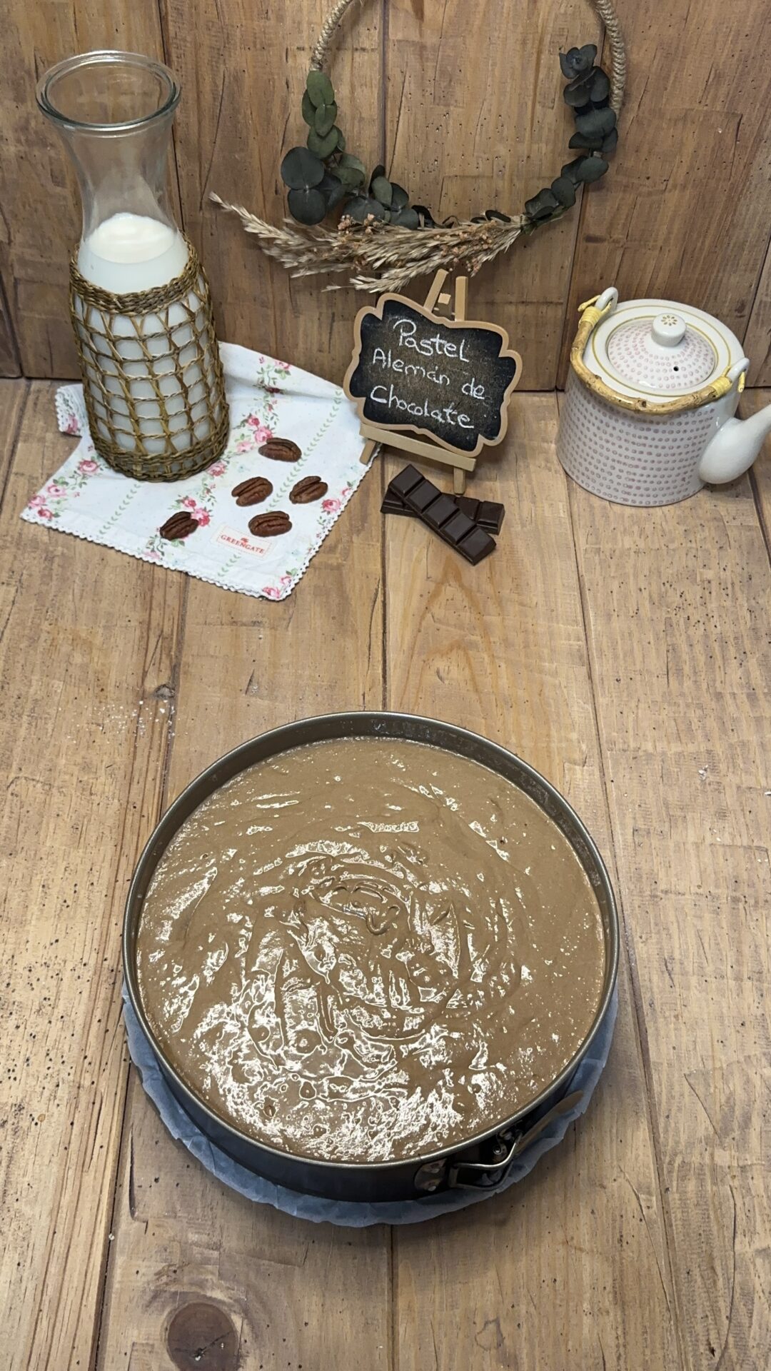 El bizcocho de nuestro pastel alemán de chocolate listo para hornear