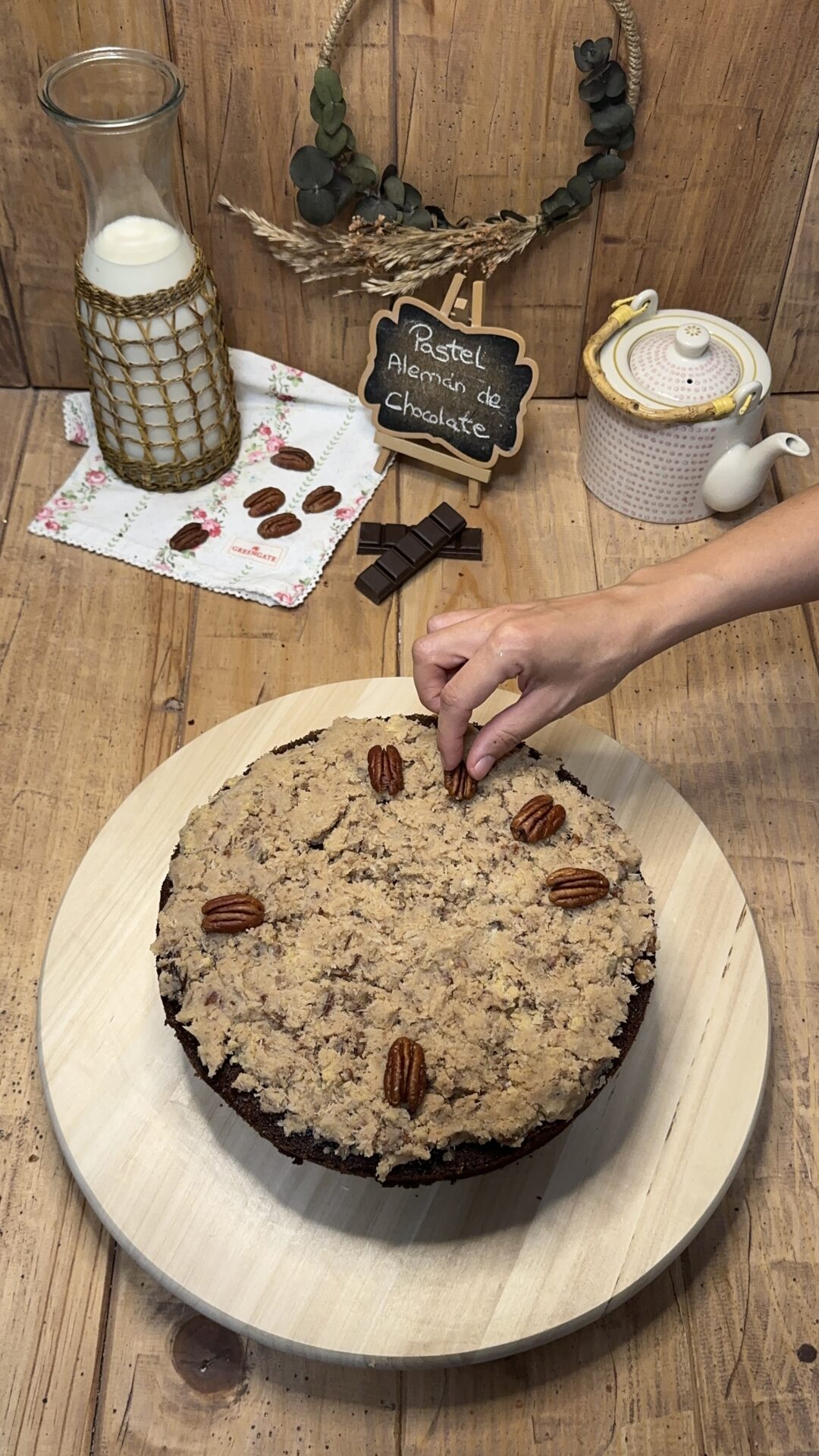 Decoramos a nuestro gusto con unas nueces pecanas