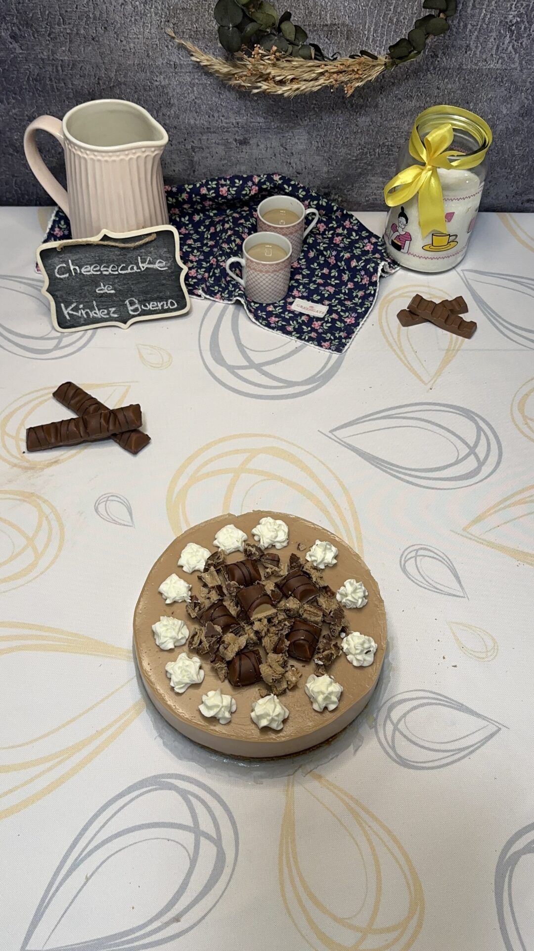Nuestra cheesecake Kinder lista para devorar