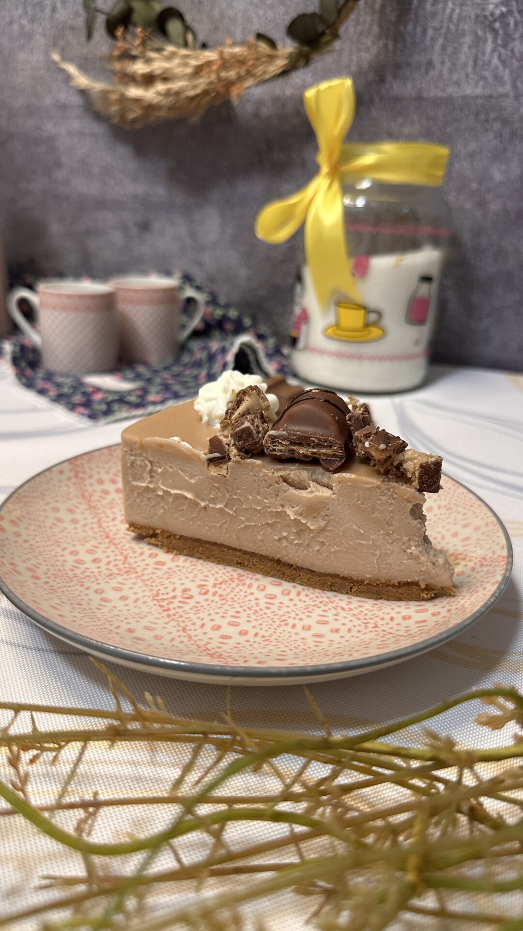 Una porción de nuestra casera y cremosa cheesecake Kinder