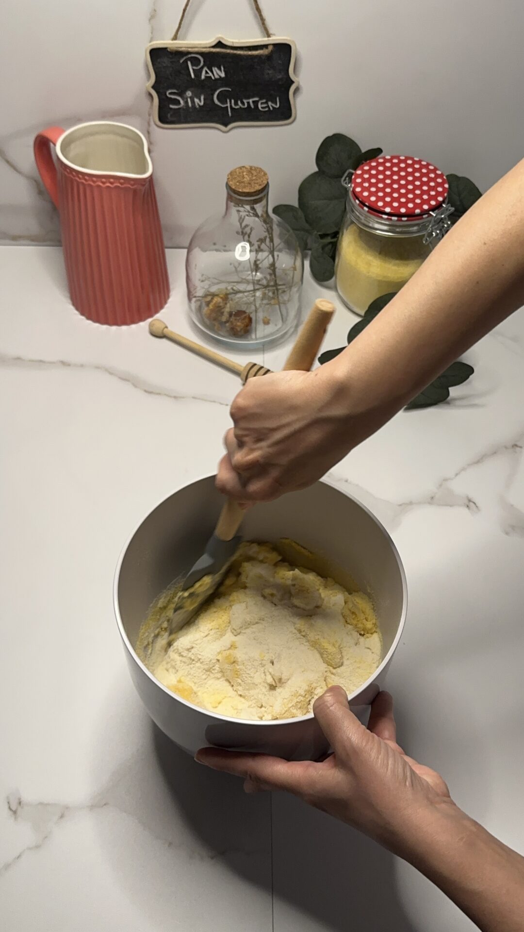 Mezclamos con la espátula