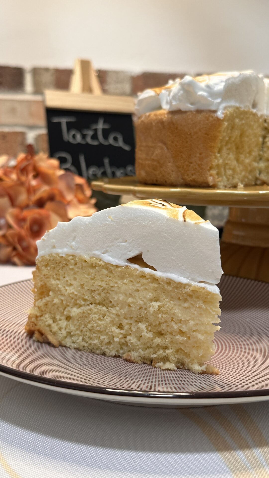 Tarta 3 leches_25 Atrévete con una porción de nuestra increíble tarta tres leches