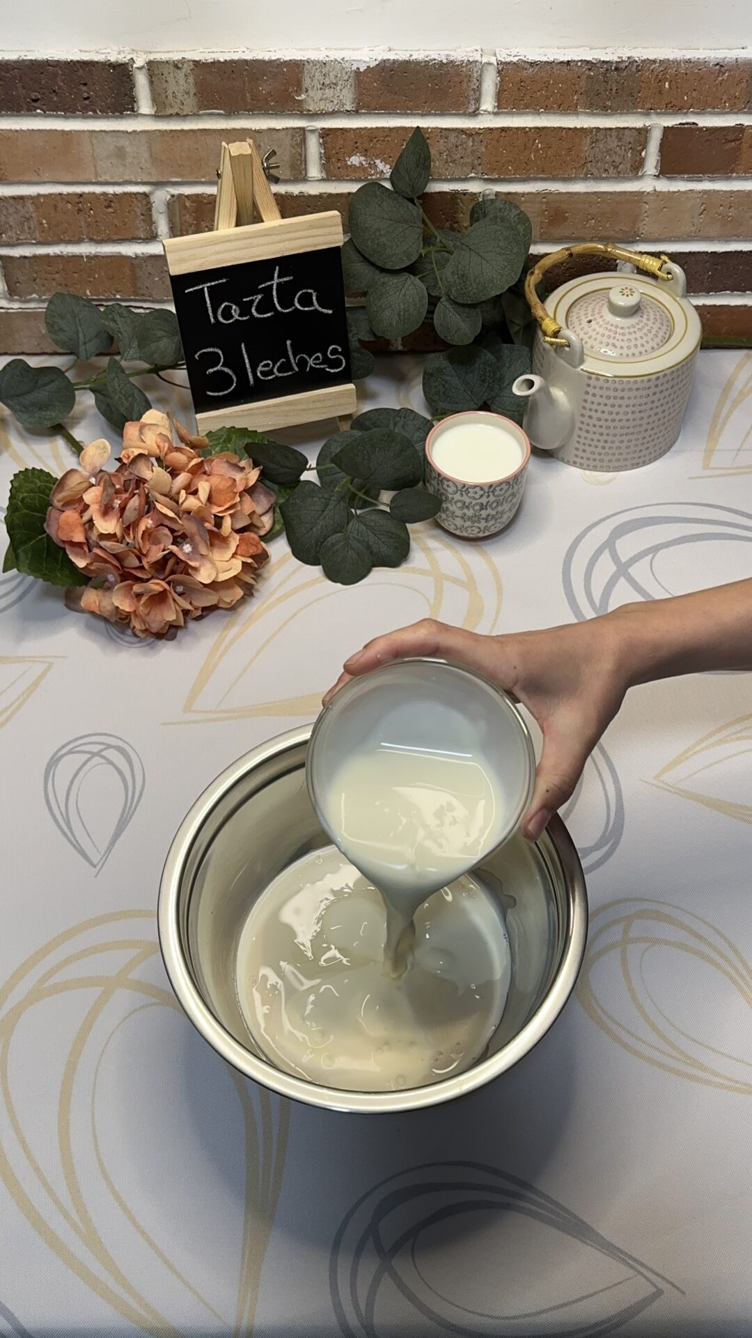 Tarta 3 leches_3 Llevamos los tres tipos de leche a un bol