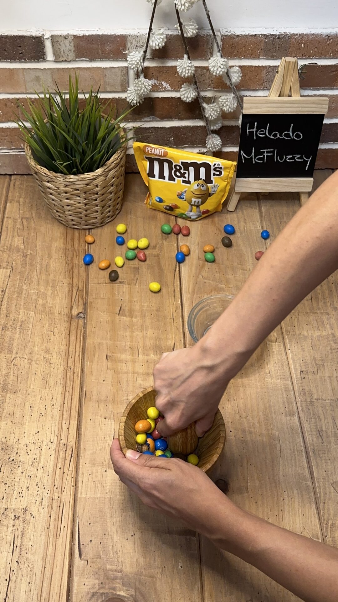 McFlurry_10 Machacamos los M&M's en un mortero